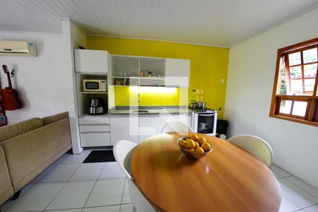 Casa à venda com 86m², 2 quartos e 2 vagasCozinha