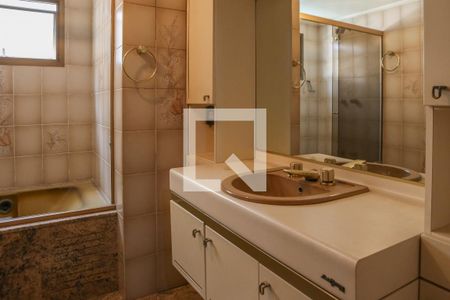 Apartamento para alugar com 172m², 3 quartos e 3 vagas Apartamento para alugar com 172m², 3 quartos e 3 vagasBanheiro da Suíte