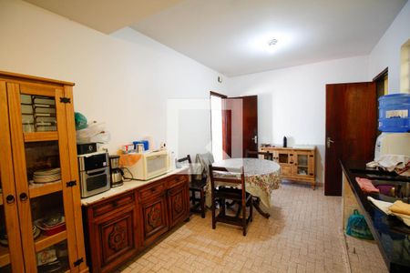 Casa à venda com 142m², 3 quartos e 2 vagas Casa à venda com 142m², 3 quartos e 2 vagasCozinha