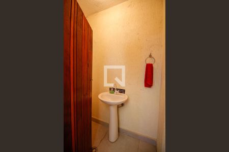 Casa à venda com 142m², 3 quartos e 2 vagas Casa à venda com 142m², 3 quartos e 2 vagasBanheiro de Serviço