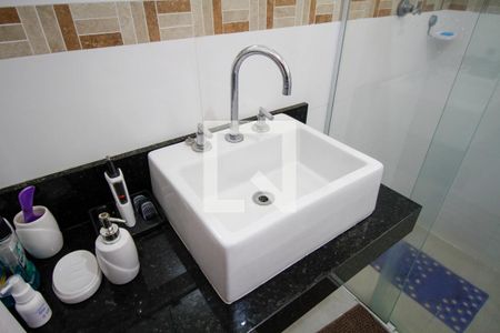 Casa à venda com 142m², 3 quartos e 2 vagas Casa à venda com 142m², 3 quartos e 2 vagasBanheiro