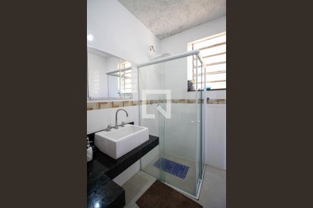 Casa à venda com 142m², 3 quartos e 2 vagas Casa à venda com 142m², 3 quartos e 2 vagasBanheiro