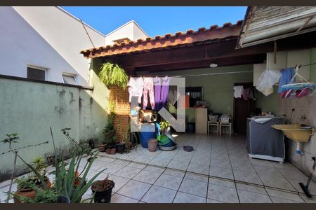 Casa à venda com 300m², 3 quartos e 4 vagasArea externa