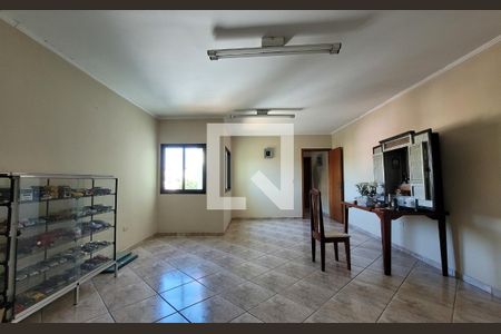 Casa à venda com 300m², 3 quartos e 4 vagasSala 2