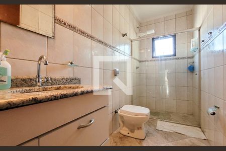 Casa à venda com 300m², 3 quartos e 4 vagasBanheiro da suíte