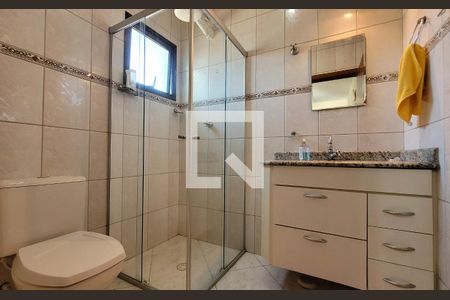 Casa à venda com 300m², 3 quartos e 4 vagasBanheiro da suíte 2