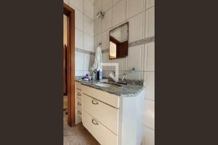 Casa à venda com 300m², 3 quartos e 4 vagasBanheiro da suíte 3