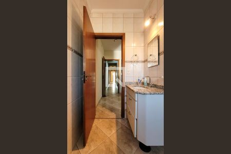 Casa à venda com 300m², 3 quartos e 4 vagasBanheiro da suíte