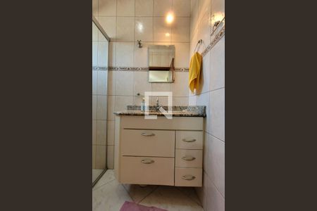 Casa à venda com 300m², 3 quartos e 4 vagasBanheiro da suíte 2