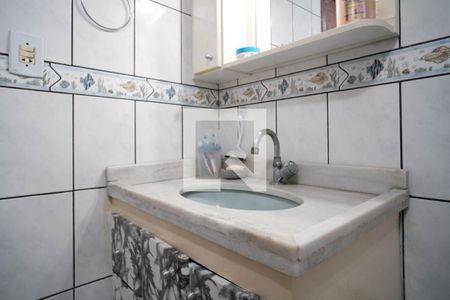 Casa à venda com 217m², 4 quartos e 2 vagas Casa à venda com 217m², 4 quartos e 2 vagasBanheiro 2