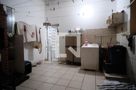 Casa à venda com 217m², 4 quartos e 2 vagas Casa à venda com 217m², 4 quartos e 2 vagasÁrea de Serviço