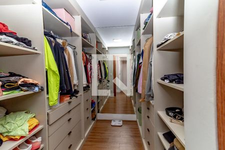 Apartamento para alugar com 100m², 2 quartos e 2 vagas Apartamento para alugar com 100m², 2 quartos e 2 vagasCloset da suíte 1