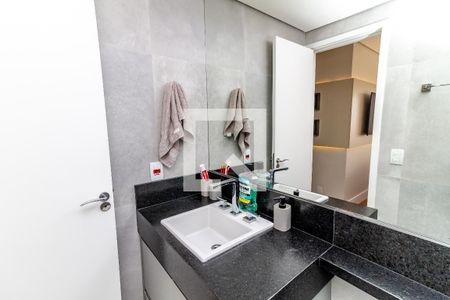 Apartamento para alugar com 100m², 2 quartos e 2 vagas Apartamento para alugar com 100m², 2 quartos e 2 vagasBanheiro da Suíte 1