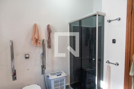 Casa à venda com 250m², 5 quartos e 10 vagasBanheiro da suíte 4