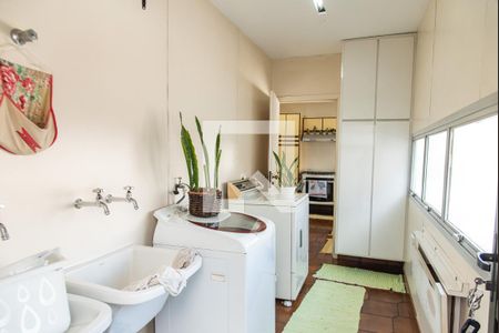 Casa à venda com 250m², 5 quartos e 10 vagasÁrea de serviço