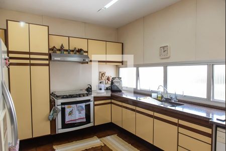 Casa à venda com 250m², 5 quartos e 10 vagasCozinha