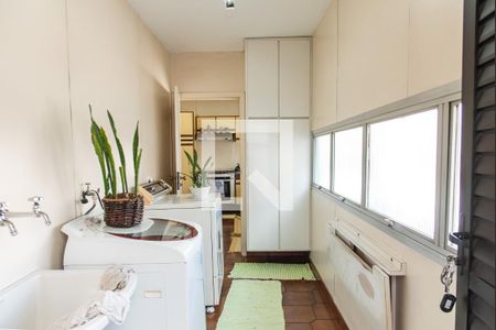 Casa à venda com 250m², 5 quartos e 10 vagasÁrea de serviço