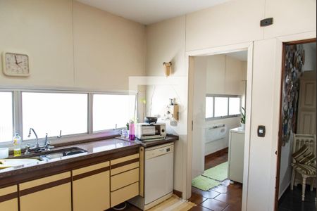 Casa à venda com 250m², 5 quartos e 10 vagasCozinha