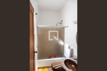 Casa à venda com 250m², 5 quartos e 10 vagasBanheiro da suíte 1