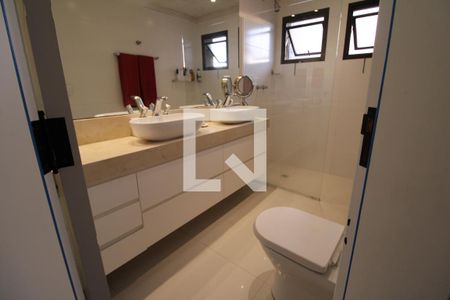 Apartamento à venda com 288m², 3 quartos e 4 vagasBanheiro 2