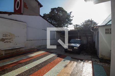 Casa à venda com 120m², 4 quartos e 5 vagas Casa à venda com 120m², 4 quartos e 5 vagasGaragem