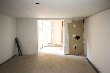 Casa à venda com 300m², 2 quartos e 2 vagas Casa à venda com 300m², 2 quartos e 2 vagasQuarto de Serviço