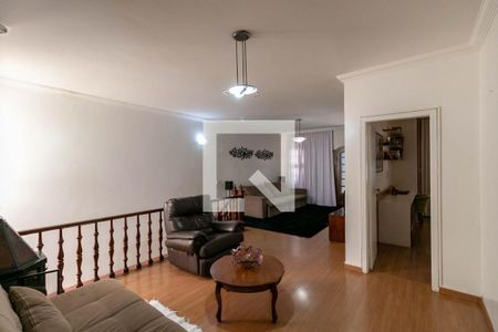 Casa à venda com 306m², 5 quartos e 4 vagas Casa à venda com 306m², 5 quartos e 4 vagasPiso superior
