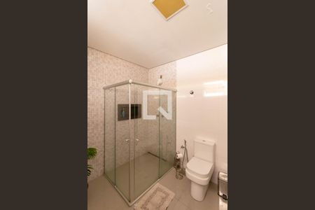 Casa à venda com 306m², 5 quartos e 4 vagas Casa à venda com 306m², 5 quartos e 4 vagasQuarto 4