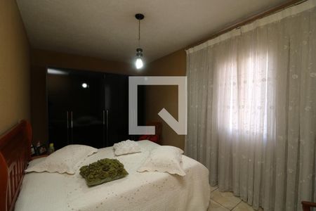 Casa à venda com 325m², 5 quartos e 2 vagasQuarto 5