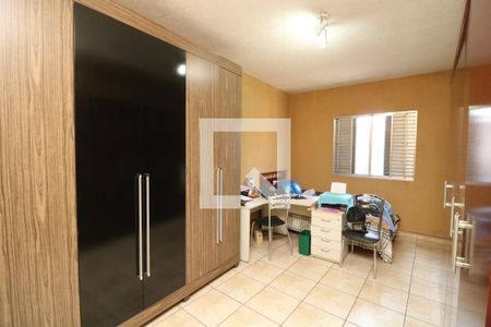 Casa à venda com 325m², 5 quartos e 2 vagasQuarto 4