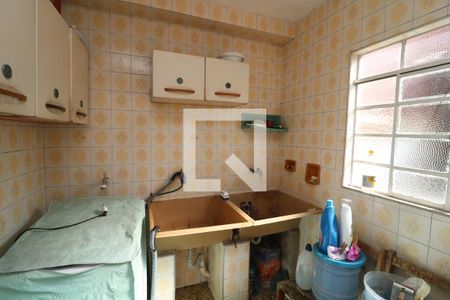 Casa à venda com 325m², 5 quartos e 2 vagasÁrea de Serviço