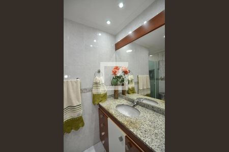 Apartamento à venda com 184m², 4 quartos e 2 vagasBanheiro da Suíte 2