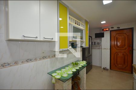 Apartamento à venda com 184m², 4 quartos e 2 vagasCozinha