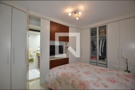 Apartamento à venda com 184m², 4 quartos e 2 vagasQuarto 2 Suíte
