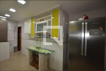 Apartamento à venda com 184m², 4 quartos e 2 vagasCozinha