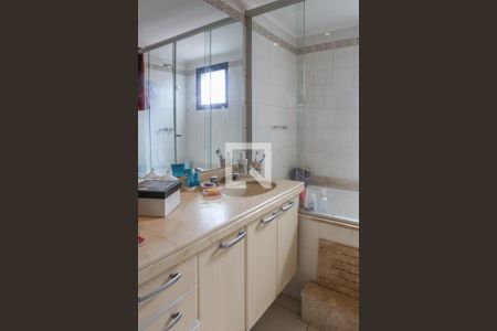 Apartamento à venda com 126m², 3 quartos e 2 vagasBanheiro da Suíte 1
