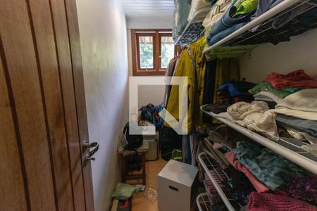 Casa de condomínio à venda com 450m², 4 quartos e 3 vagas Casa de condomínio à venda com 450m², 4 quartos e 3 vagasQuarto 2