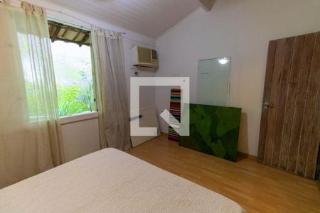 Casa de condomínio à venda com 450m², 4 quartos e 3 vagas Casa de condomínio à venda com 450m², 4 quartos e 3 vagasQuarto 3