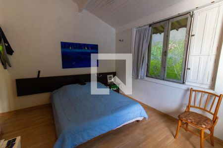 Casa de condomínio à venda com 450m², 4 quartos e 3 vagas Casa de condomínio à venda com 450m², 4 quartos e 3 vagasQuarto 2