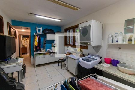 Casa de condomínio à venda com 450m², 4 quartos e 3 vagas Casa de condomínio à venda com 450m², 4 quartos e 3 vagasÁrea de Serviço