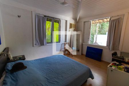 Casa de condomínio à venda com 450m², 4 quartos e 3 vagas Casa de condomínio à venda com 450m², 4 quartos e 3 vagasQuarto 2