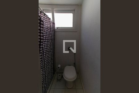 Casa de condomínio à venda com 450m², 4 quartos e 3 vagas Casa de condomínio à venda com 450m², 4 quartos e 3 vagasBanheiro 2