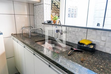 Casa à venda com 237m², 4 quartos e 4 vagas Casa à venda com 237m², 4 quartos e 4 vagasCozinha