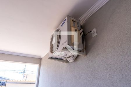 Casa à venda com 237m², 4 quartos e 4 vagas Casa à venda com 237m², 4 quartos e 4 vagasGaragem