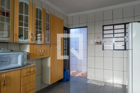 Casa à venda com 237m², 4 quartos e 4 vagas Casa à venda com 237m², 4 quartos e 4 vagasCozinha