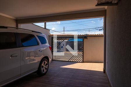 Casa à venda com 237m², 4 quartos e 4 vagas Casa à venda com 237m², 4 quartos e 4 vagasGaragem