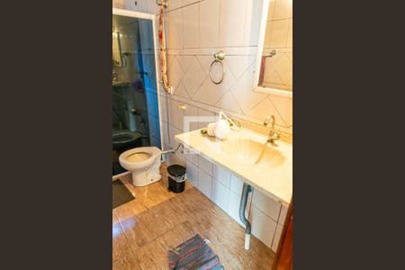 Casa à venda com 237m², 4 quartos e 4 vagas Casa à venda com 237m², 4 quartos e 4 vagasBanheiro