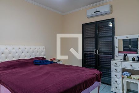 Casa à venda com 237m², 4 quartos e 4 vagas Casa à venda com 237m², 4 quartos e 4 vagasSuíte 2