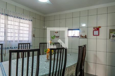 Casa à venda com 237m², 4 quartos e 4 vagas Casa à venda com 237m², 4 quartos e 4 vagasSala de Jantar