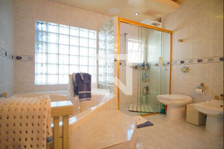 Casa à venda com 350m², 3 quartos e 2 vagasBanheiro da Suíte